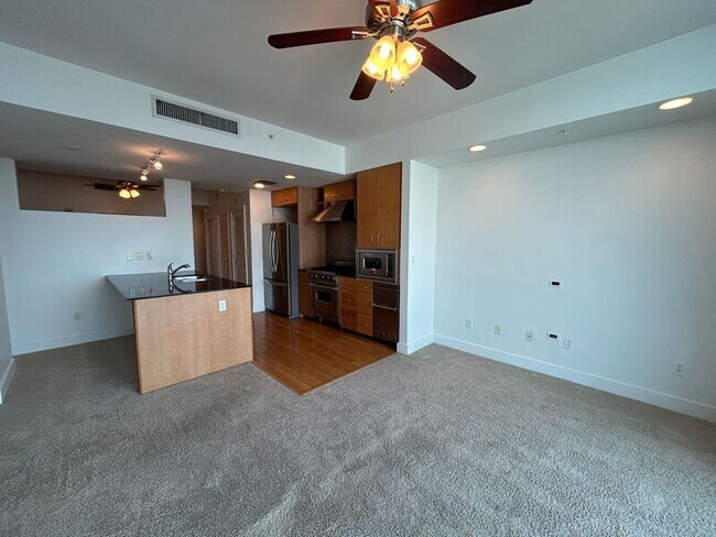 Foto del edificio - 1208 E Kennedy Blvd