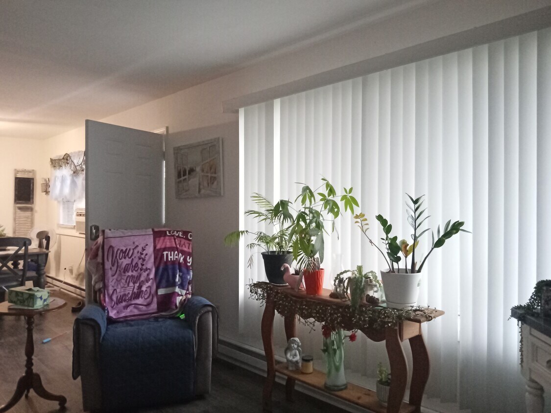 Foto del edificio - 222-222 E 5th St