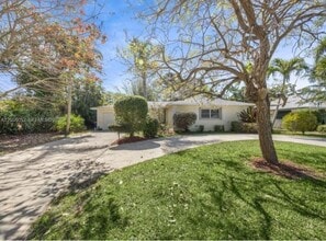 Building Photo - 18390 SE Courtview Cir