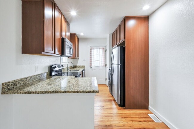 Foto del edificio - 665 Osceola St