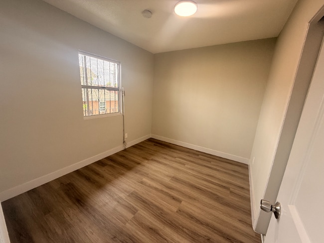 Photo - 115 E Colden Ave Apartment