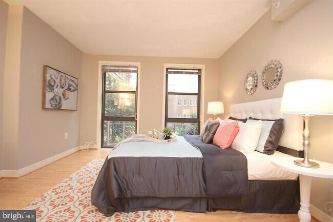 Foto del edificio - 616 E Street NW Unit 246