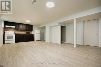 Building Photo - 427 Crosby Ave