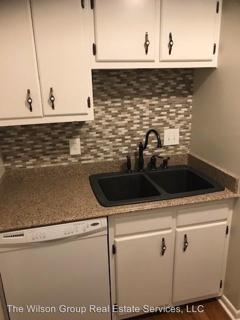Building Photo - 1 br, 1 bath House - 225 Summit Ridge Dr