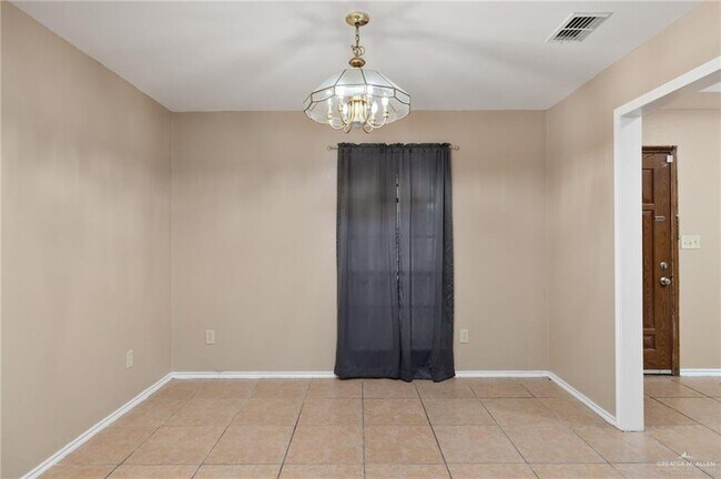 Building Photo - 3108 Kingsborough Ave