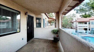 Building Photo - 825 Rock Springs Dr