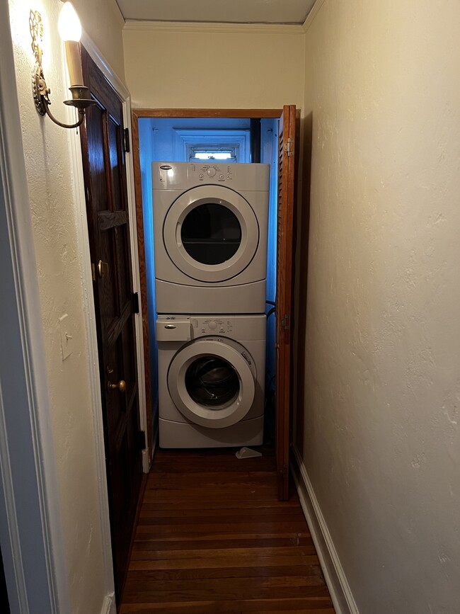 Washer/Dryer - 753 Webster Ave