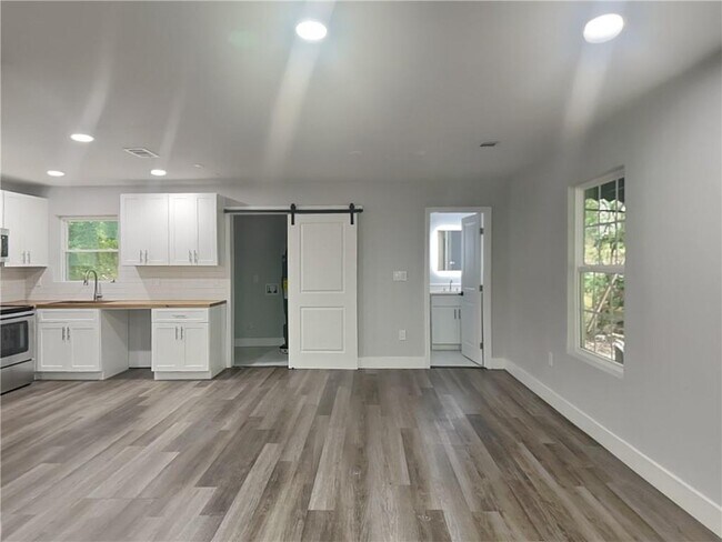 Foto del edificio - 342 Lincoln St SW