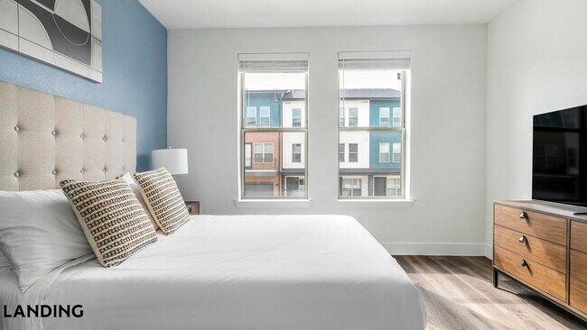 Foto del edificio - 6525 Ed Bluestein Blvd