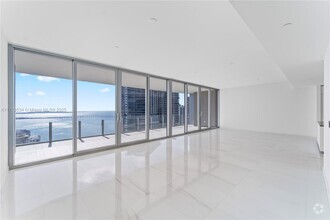 Building Photo - 300 Biscayne Blvd Way