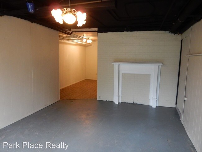 Building Photo - 1308 2nd St SW