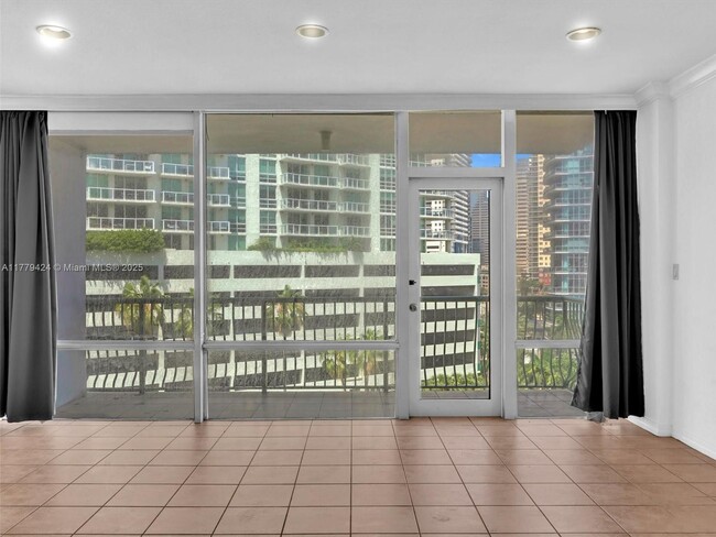 Building Photo - 1408 Brickell Bay Dr