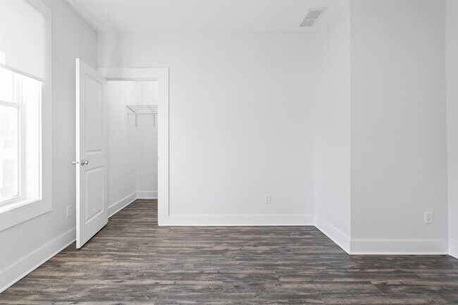 Foto del edificio - 1112 Pleasant St