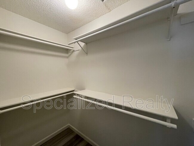 Foto del edificio - 13901 Sayre St