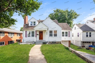 Building Photo - 1350 Ohmer St