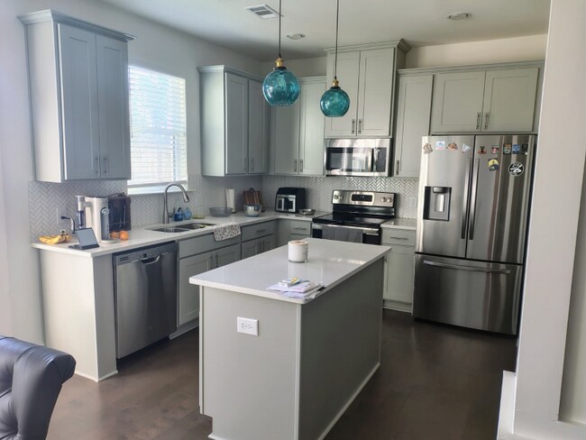 Foto del edificio - 215 N Auburn Landing Pl