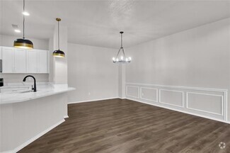 Building Photo - 5715 Streamside Dr