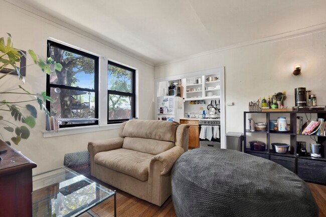 Foto del edificio - 2959 N Damen Ave