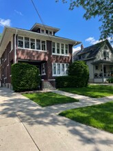 Building Photo - 923 Cedar Ave