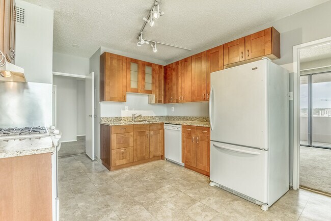 Foto del edificio - 4141 Henderson Rd