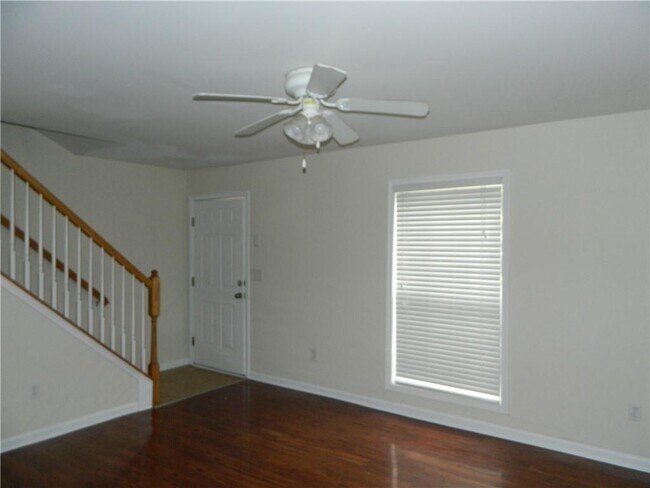 Foto del edificio - 118 Summer Pl NW