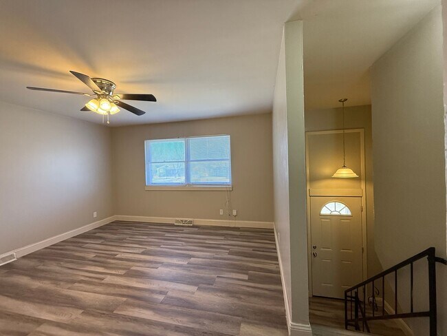 Building Photo - 2459 S St Clair St