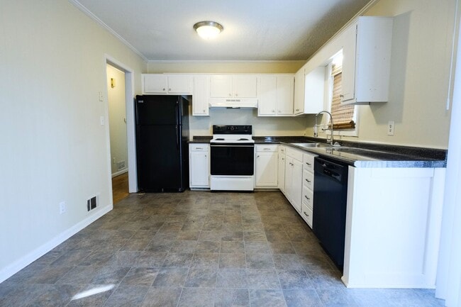 Foto del edificio - 135 Arrowhead Rd