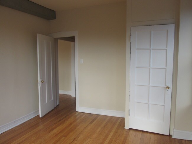 Foto del edificio - 1030 E Hyde Park Blvd