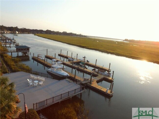 Foto del edificio - 49 Thatcher Ln