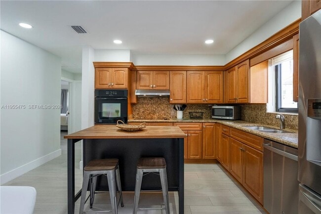 Photo - 510 SE 3rd Ave House