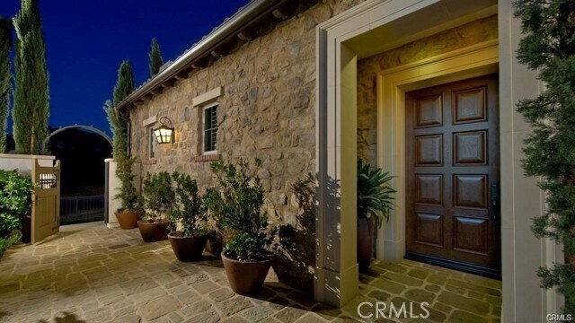 Building Photo - 32 Lowland