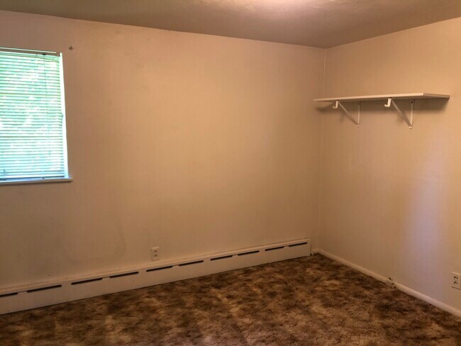 Foto del edificio - 1330 NE Hillside Dr