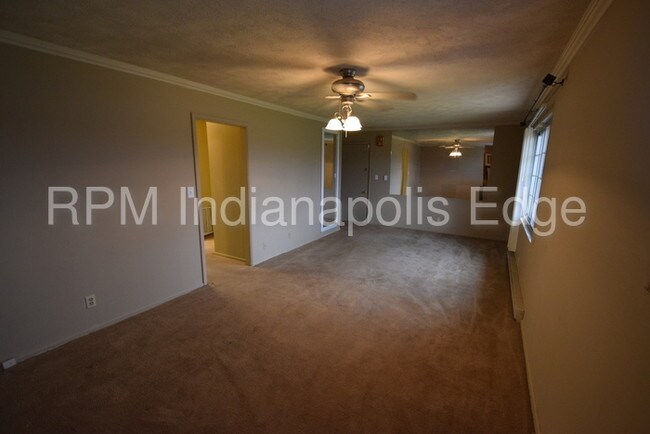 Foto del edificio - 6028 Laurel Hall Dr