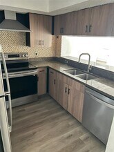 Building Photo - 440 S Park Rd