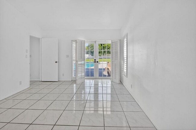 Foto del edificio - 1599 NW 14th Ave
