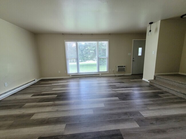 Building Photo - 717 S Timmers Ln