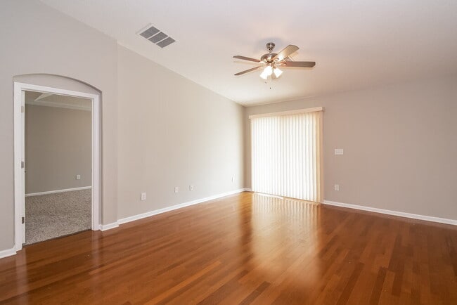 Foto del edificio - 16247 Magnolia Grove Way