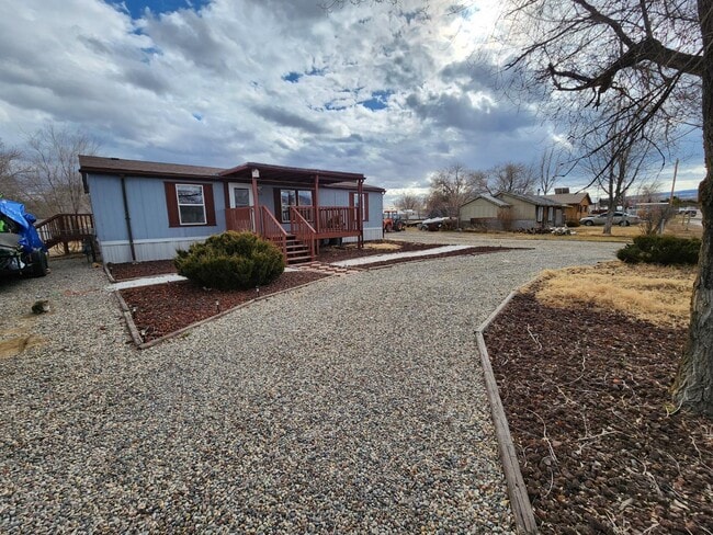 Building Photo - 412 Sherman Dr