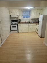 Building Photo - 52 Sundance Cres