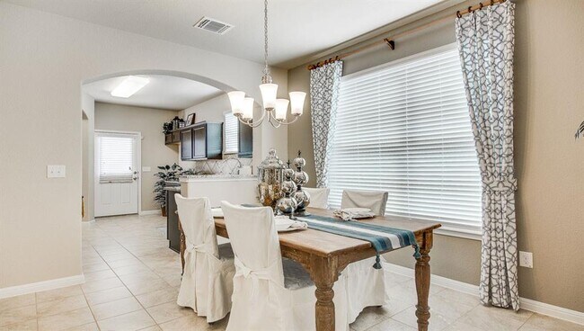 Building Photo - 711 Katmai Cir