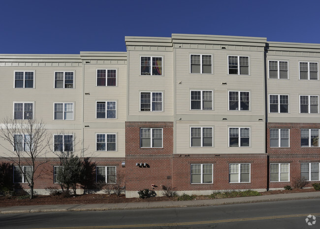 Foto del edificio - Auburn Apartments