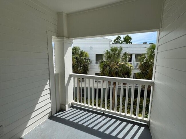 Foto del edificio - Renovated 3 Bedroom Top Floor Condo in Downtown Celebration