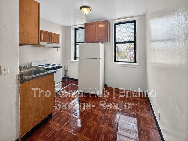 Foto del edificio - 4 Van Cortlandt Park Ave