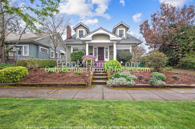Building Photo - NEW PHOTOS & VIDEO TOURS! Charm in the Hea...