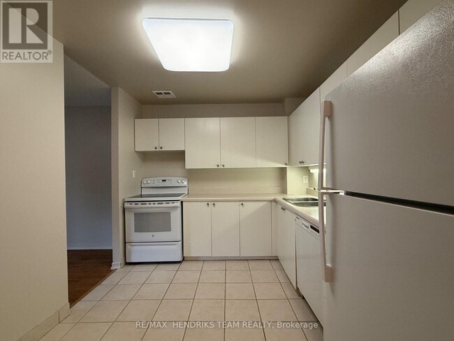 Building Photo - 128 St Augustine Dr