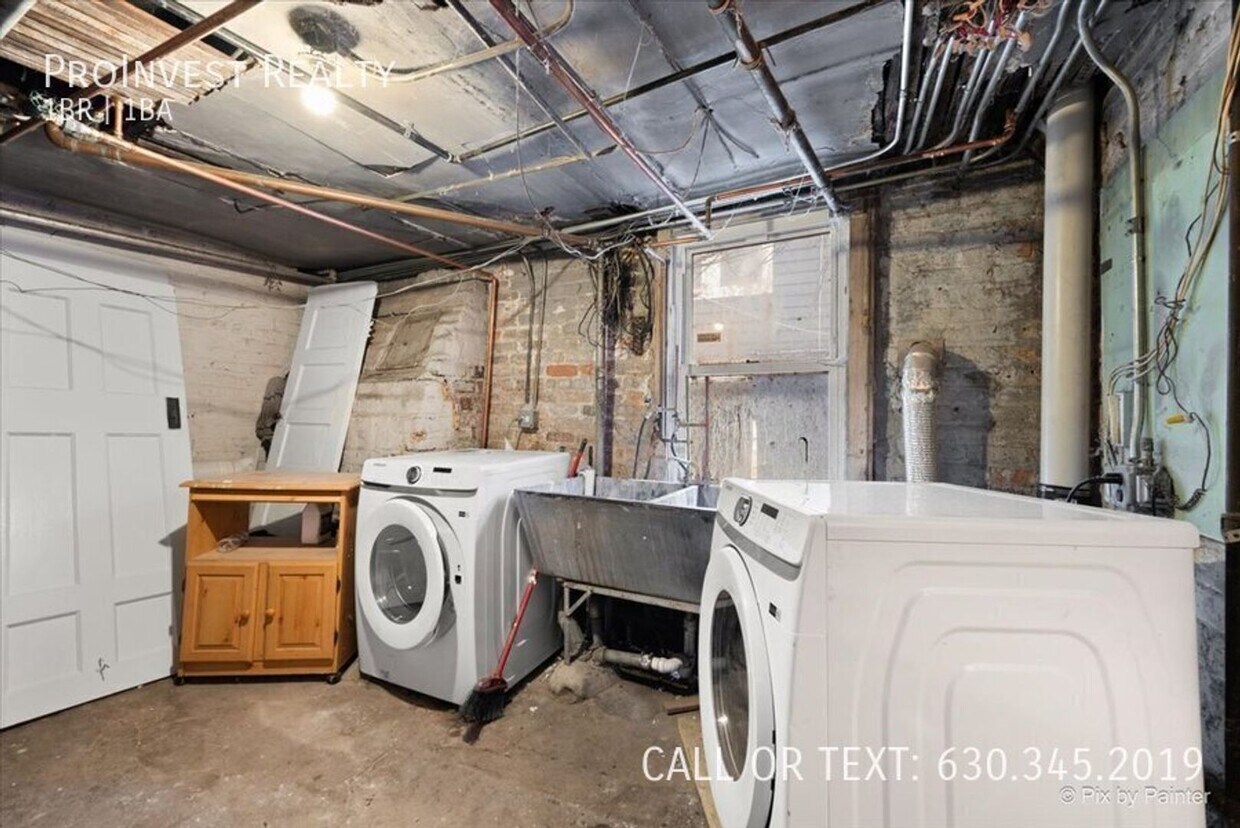 Building Photo - 3111 N Clifton Ave