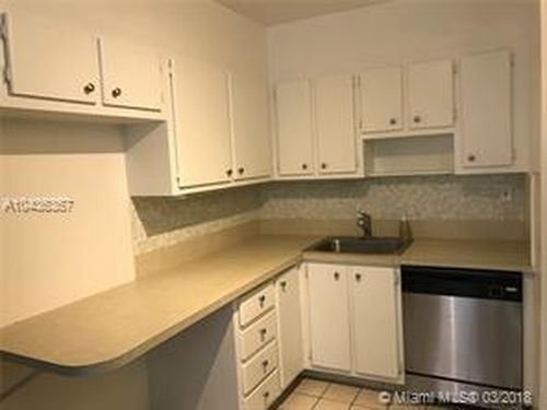 Foto del edificio - 10101 E Bay Harbor Dr