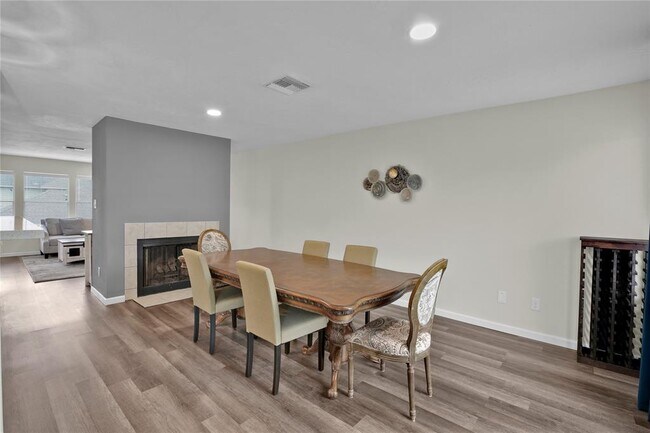 Building Photo - 2024 Harbour Dr