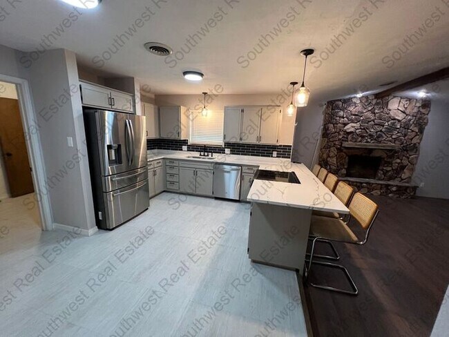 Foto del edificio - Spacious 4 Bedroom 2.5 Bathroom Home