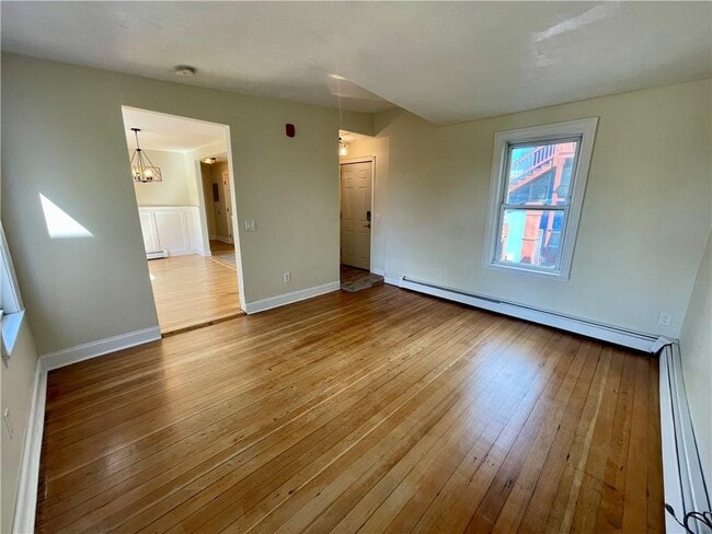 Building Photo - 108 Spruce St